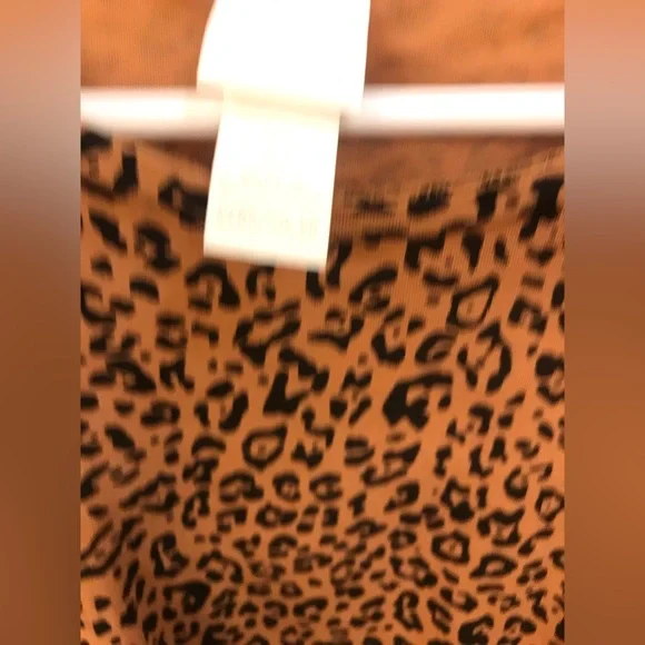 H&M Cheetah Print Crop Top with Front Knot Size Small ✨ - Picture 4 of 4